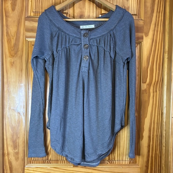 We The Free Gray Long Sleeve Buttoned Blouse - Picture 1 of 10
